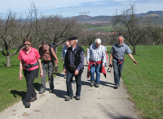 13 04 14 bluetenwanderung02